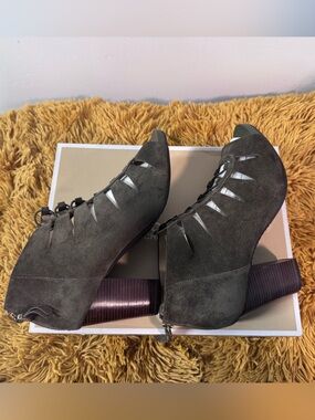 Michael Kors Olive Green Suede Peep Toe Block Heel Booties Size 9.5